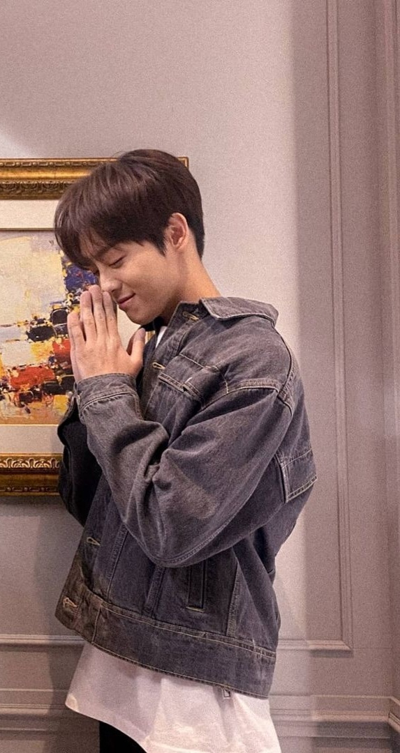 숏컷이나 투블럭 하고 싶어서 남자 연예인 사진 좀 저장하고 싶은데 그때마다 방석이들 키알을 잡을 수는 없잖아 | 인스티즈