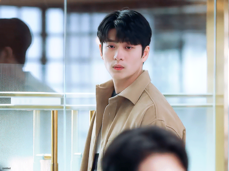 우영우영우 보면서 뚝딱뚝딱머신 되는 이준호씨 | 인스티즈