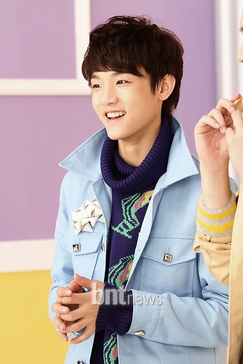 알찬성민 (최예나 오빠) 이 얼마나 어릴때 데뷔했는지 체감되는 짤.jpg | 인스티즈