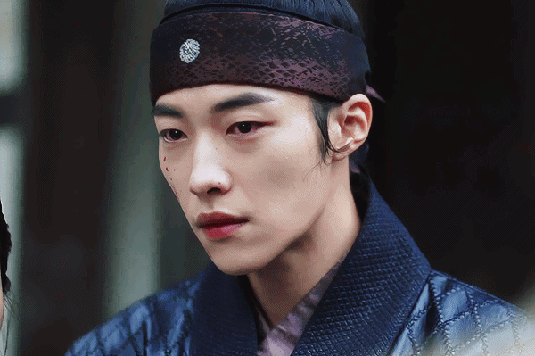 [고르기] 세자 vs 호위무사 | 인스티즈