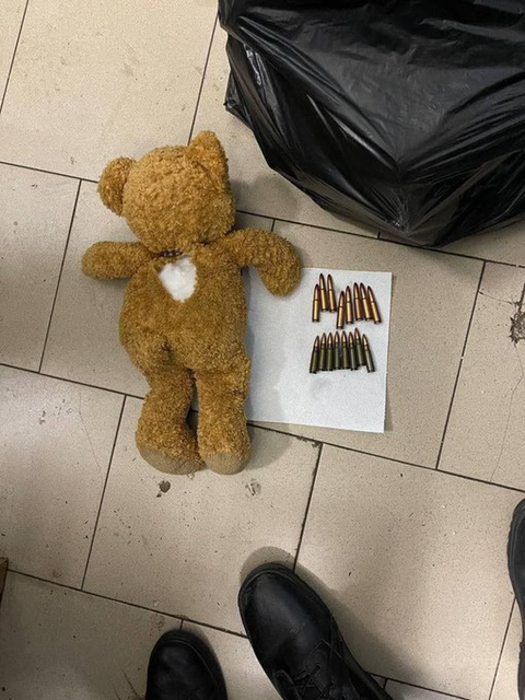 곰인형에 총알 숨겨 피난민 사이에 숨어있던 러시아 군사들 | 인스티즈