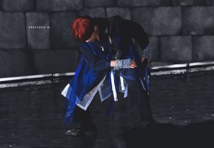 디자이너가 곡 컨셉에 듣고 만들었다는 남돌 한복 의상.jpg | 인스티즈