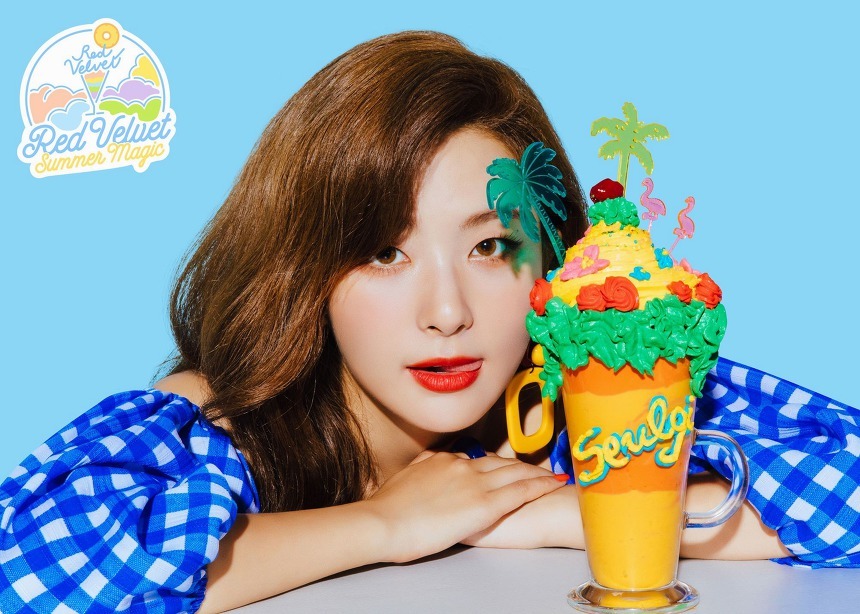 레드 테이블 디자인 이미지