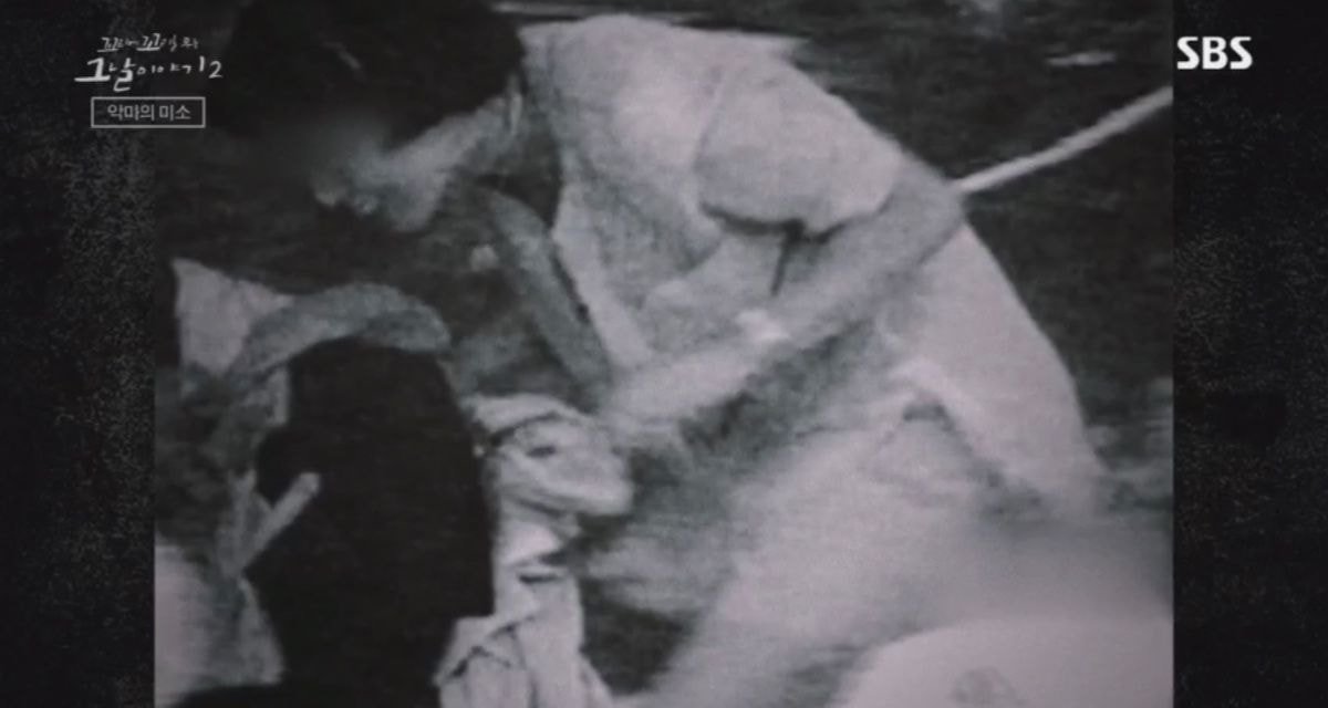 [꼬꼬무] 악마의 미소라고 불리는 이 유명한 사진 알아? | 인스티즈