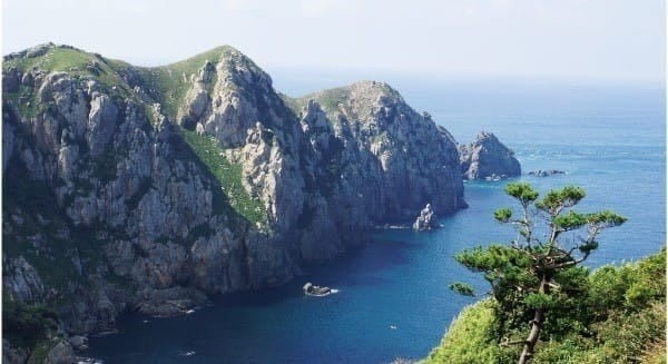 6.25 전쟁 일어난 것도 몰랐다는 섬.jpg | 인스티즈