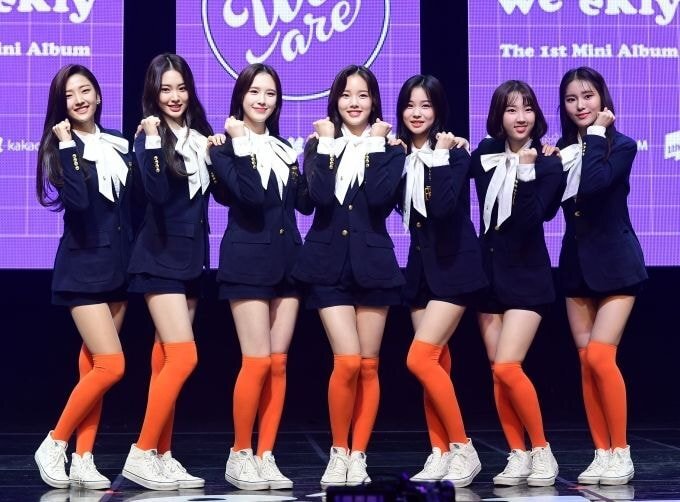 무대의상으로 하의를 바지만 입히는 신인여돌 코디 | 인스티즈
