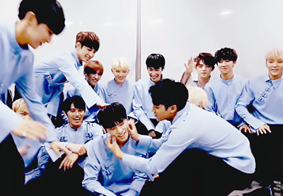 신기하고 귀여운 아이돌들의 막내 사랑 | 인스티즈