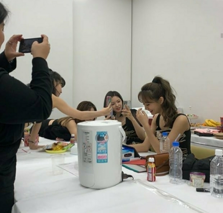 신기하고 귀여운 아이돌들의 막내 사랑 | 인스티즈