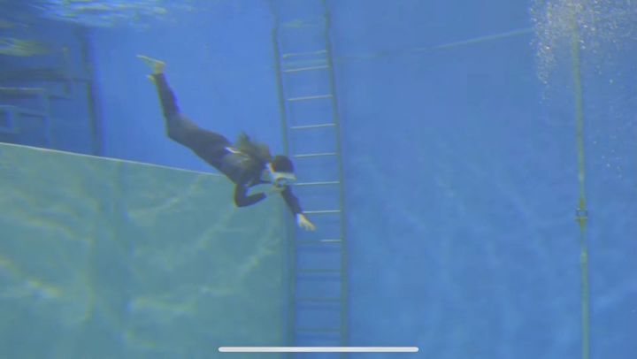 지금 알티타고있는 세계관 찍겠다고 대역없이 수중촬영 해낸 에스파 카리나 | 인스티즈