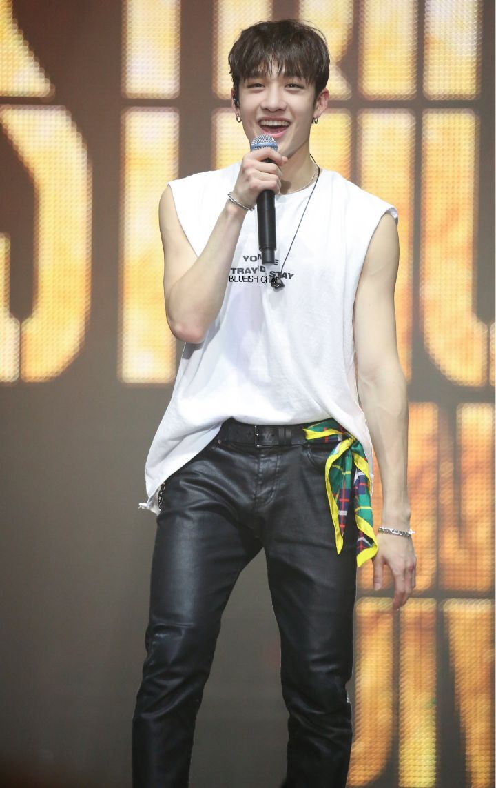 팔뚝에 환장하는 사람들을 위한 남자아이돌 민소매 모음 | 인스티즈