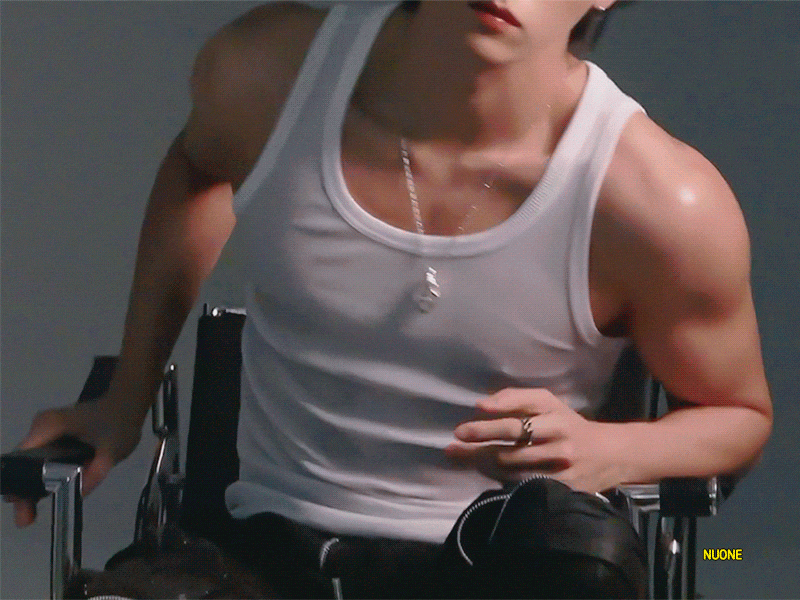 대면팬싸하면서 타투 보여주는 아이돌 (누군지 궁예하면서 들어오기) | 인스티즈