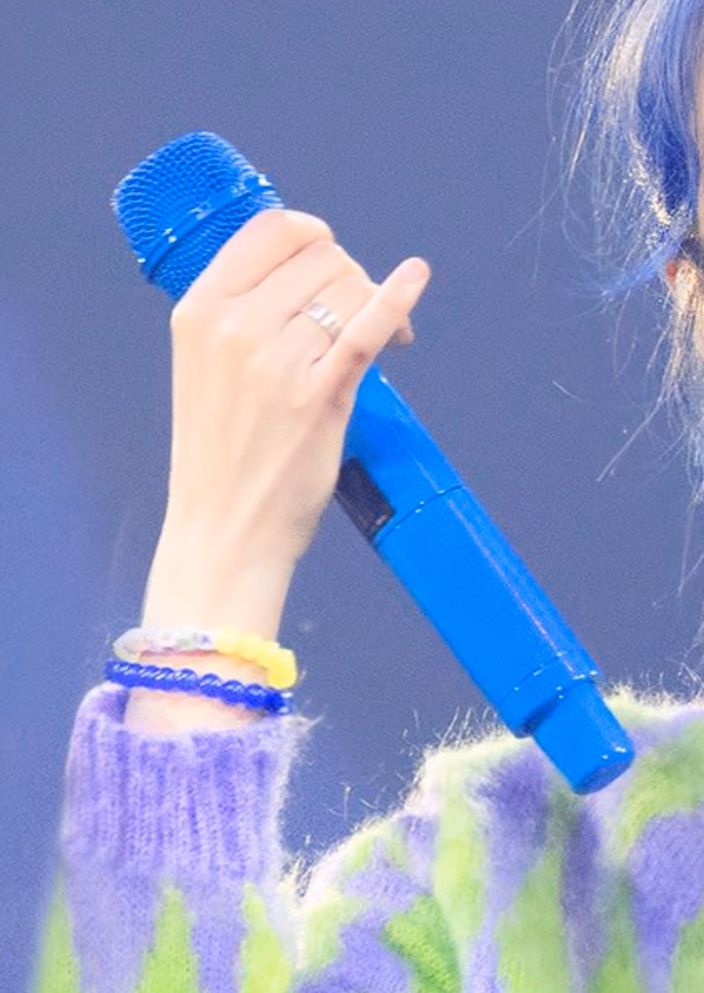 아이유의 마이크 사랑 | 인스티즈