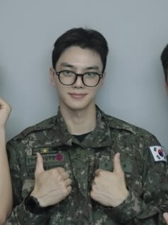 이제 전역까지 31일 남은 연예인 | 인스티즈