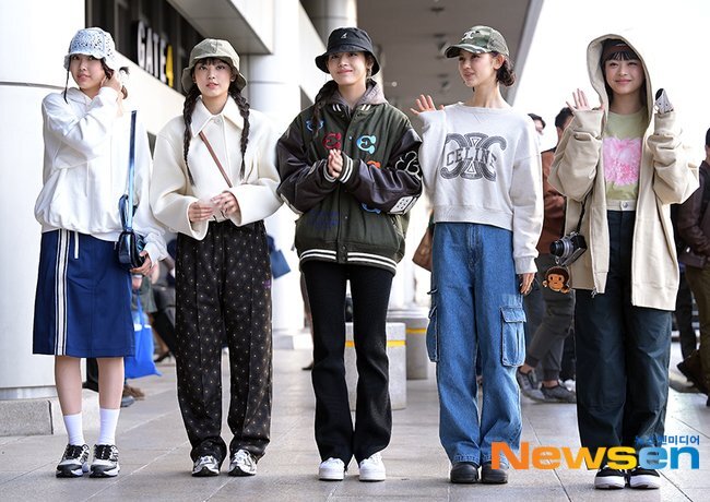 오늘 아침 출국하는 뉴진스 | 인스티즈