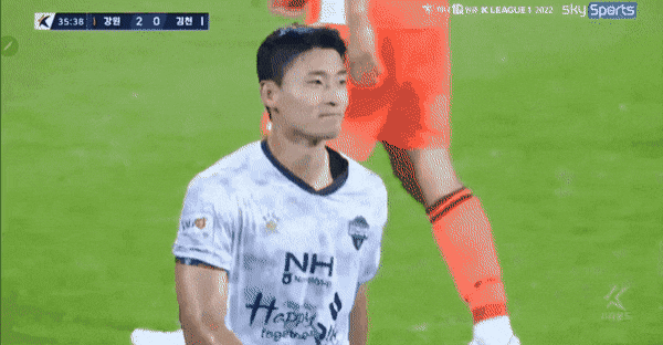 취향 갈린다는 조규성 짧은머리 vs 긴머리.gif | 인스티즈