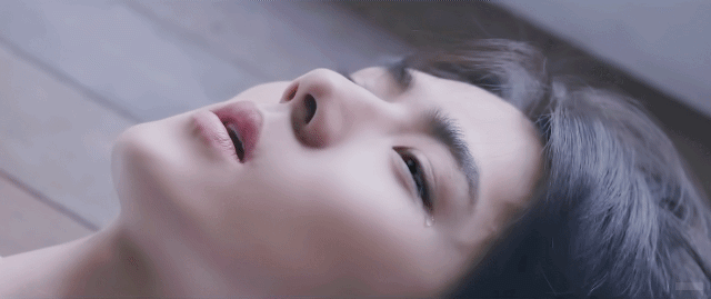내 눈동자에 마지막 담는 풍경이 흩날리는 꽃 속의 당신이길 원해서 | 인스티즈