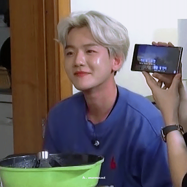 술 몇잔에 얼굴이 보통 빨개지는게 아닌 취중 백현.jpg | 인스티즈