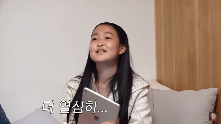 홍진경이 친구와의 공부 대결에서 진 딸 라엘이 소감을 듣고 분노한 이유ㅋㅋㅋㅋ | 인스티즈