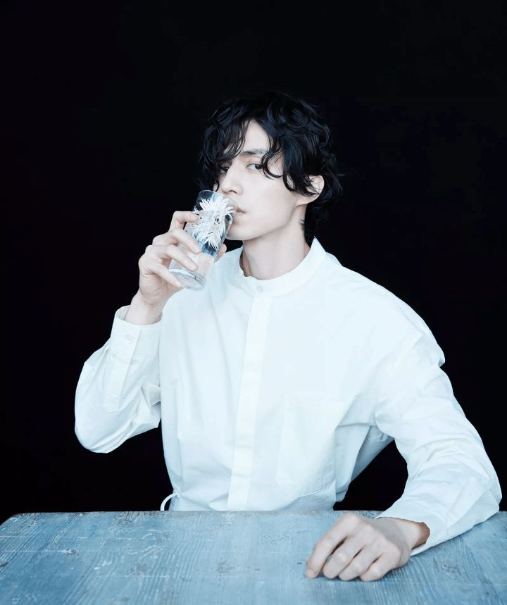 누가 이 사람들 모아다가 뱀파이어 나오는 작품 좀 찍어줬으면 좋겠다.zip | 인스티즈