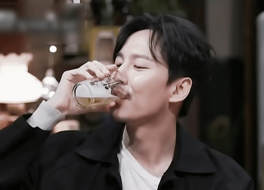 말술 마실 것 같이 생겼는데 사실 알쓰인 남배우들.gif | 인스티즈