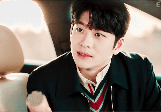 이마를 어떻게 까는지에 따라 이미지 확 달라지는 강태오 gif | 인스티즈
