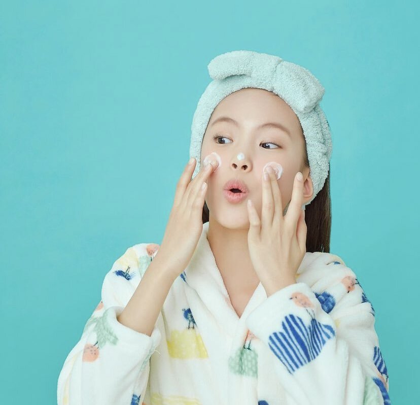 수상할 정도로 2000년대 모델 같은 뉴진스 혜인 화보 | 인스티즈