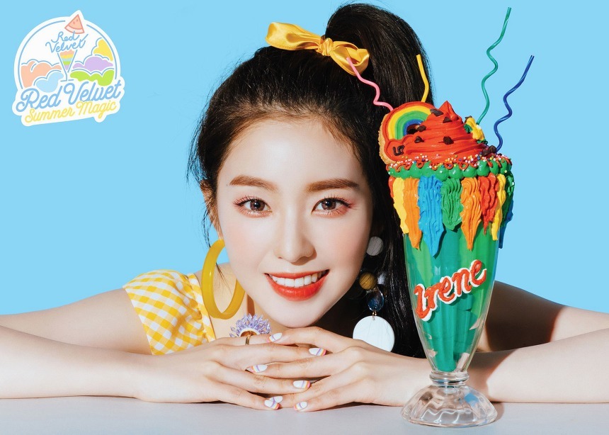 레드 테이블 디자인 이미지