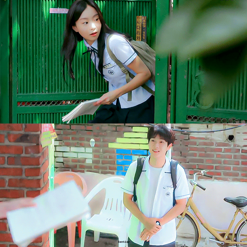 그 해 우리는에서 거의 매회 센스 있다고 언급 많은 교복~캠퍼스~오피스를 넘나드는 최우식X김다미 사계절 시밀러 룩.gifs | 인스티즈