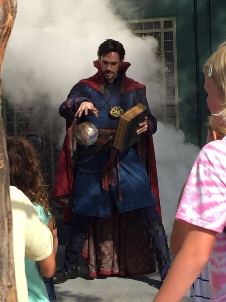 디즈니랜드의 닥터스트레인지 & 로키 | 인스티즈