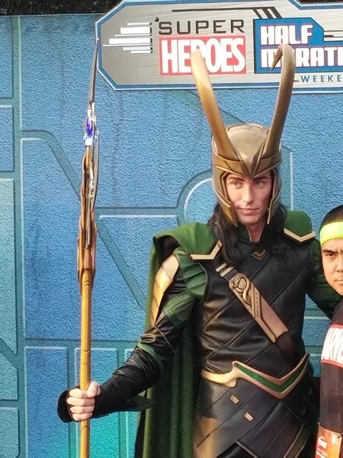 디즈니랜드의 닥터스트레인지 & 로키 | 인스티즈