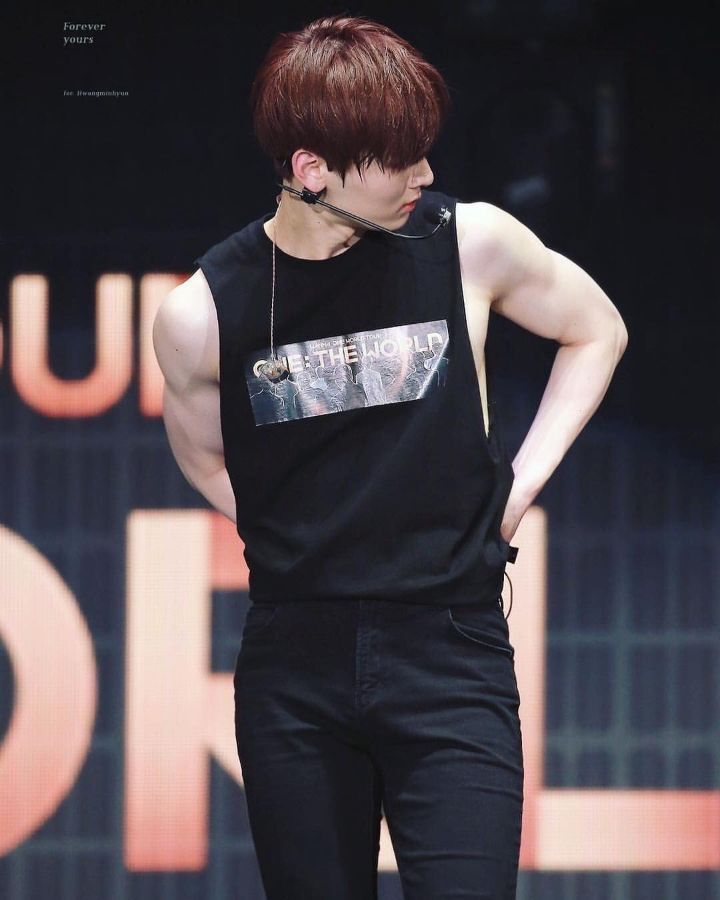 팔뚝에 환장하는 사람들을 위한 남자아이돌 민소매 모음 | 인스티즈