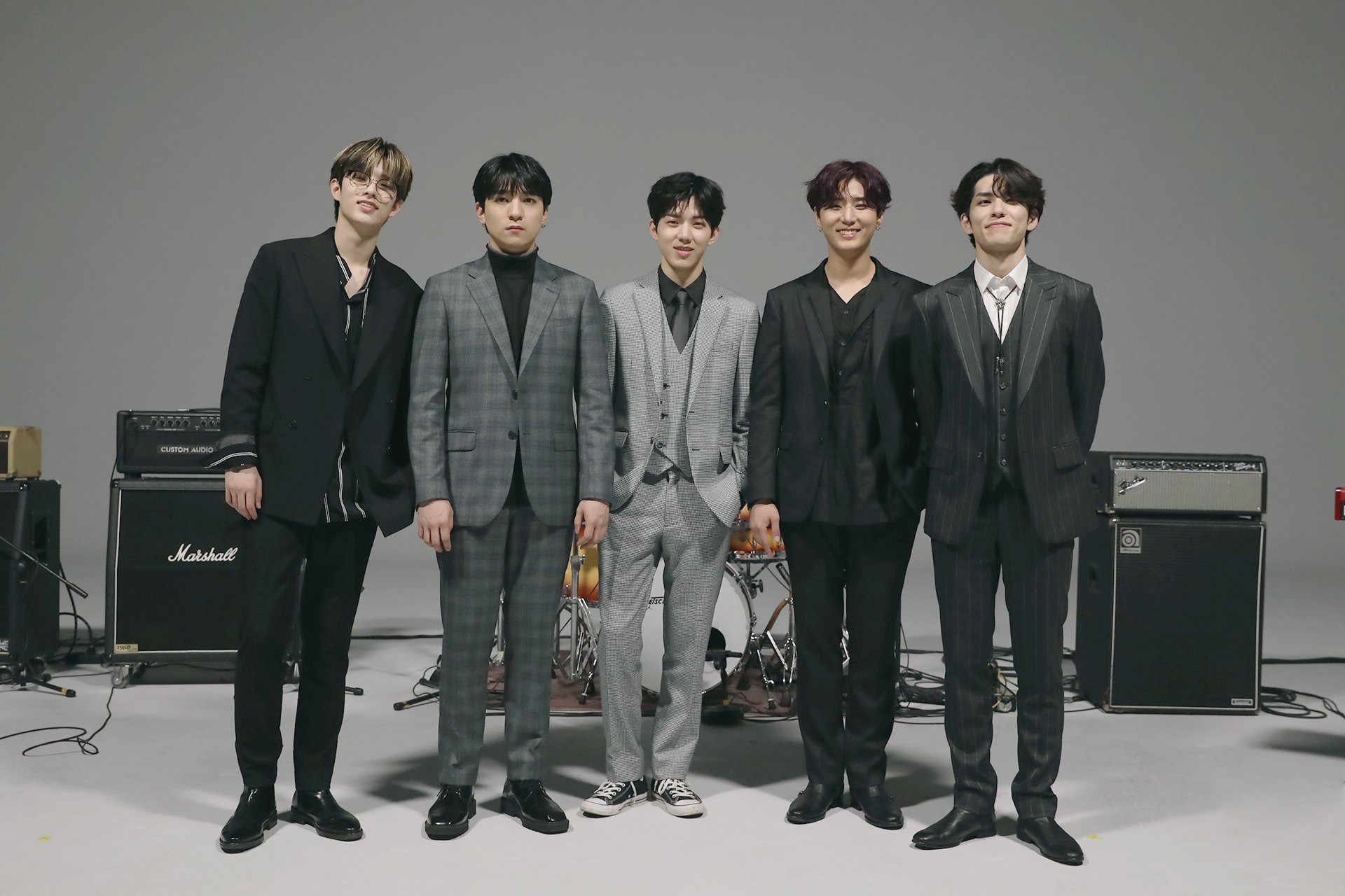 팬들 사이에서 역대급이라 꼽히는 DAY6(데이식스) - Sweet Chaos M2 LIVE 영상 | 인스티즈