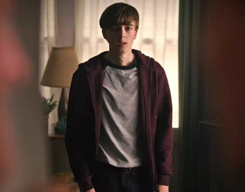 母 살해 뒤 영상까지 찍은 배우, 교도소 이동 요청…"수감자로부터 성적·정신적 위협" | 인스티즈