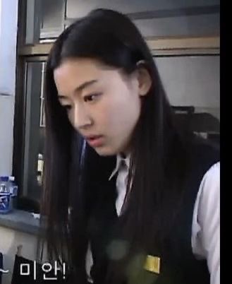 그 시절 전지현 영상에 뉴진스 디토 음원을 씌우면.twt | 인스티즈