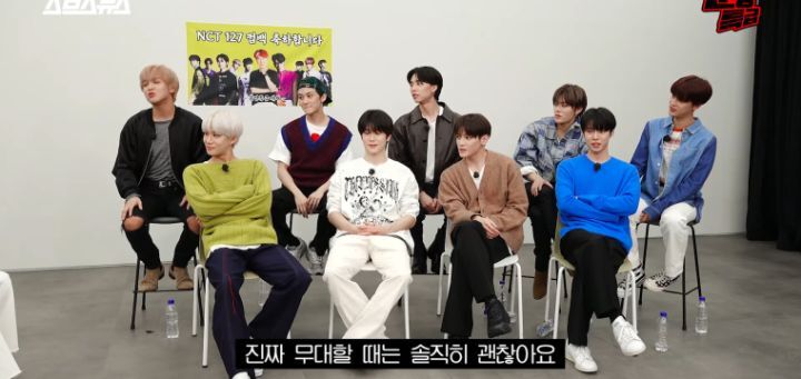 Q. 왜 아이돌들은 의상이 이상한데도 스타일리스트한테 얘기하지 않는 건가요? | 인스티즈