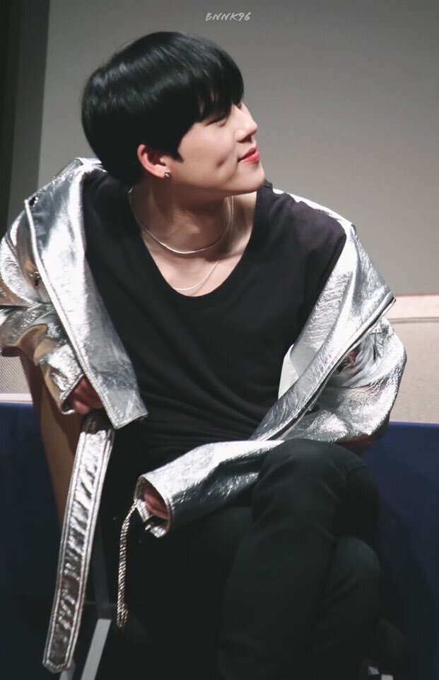 천사가 남긴 실수였나 아니면 진한 키스였나 보조개가 예쁜 남자아이돌 모음 | 인스티즈