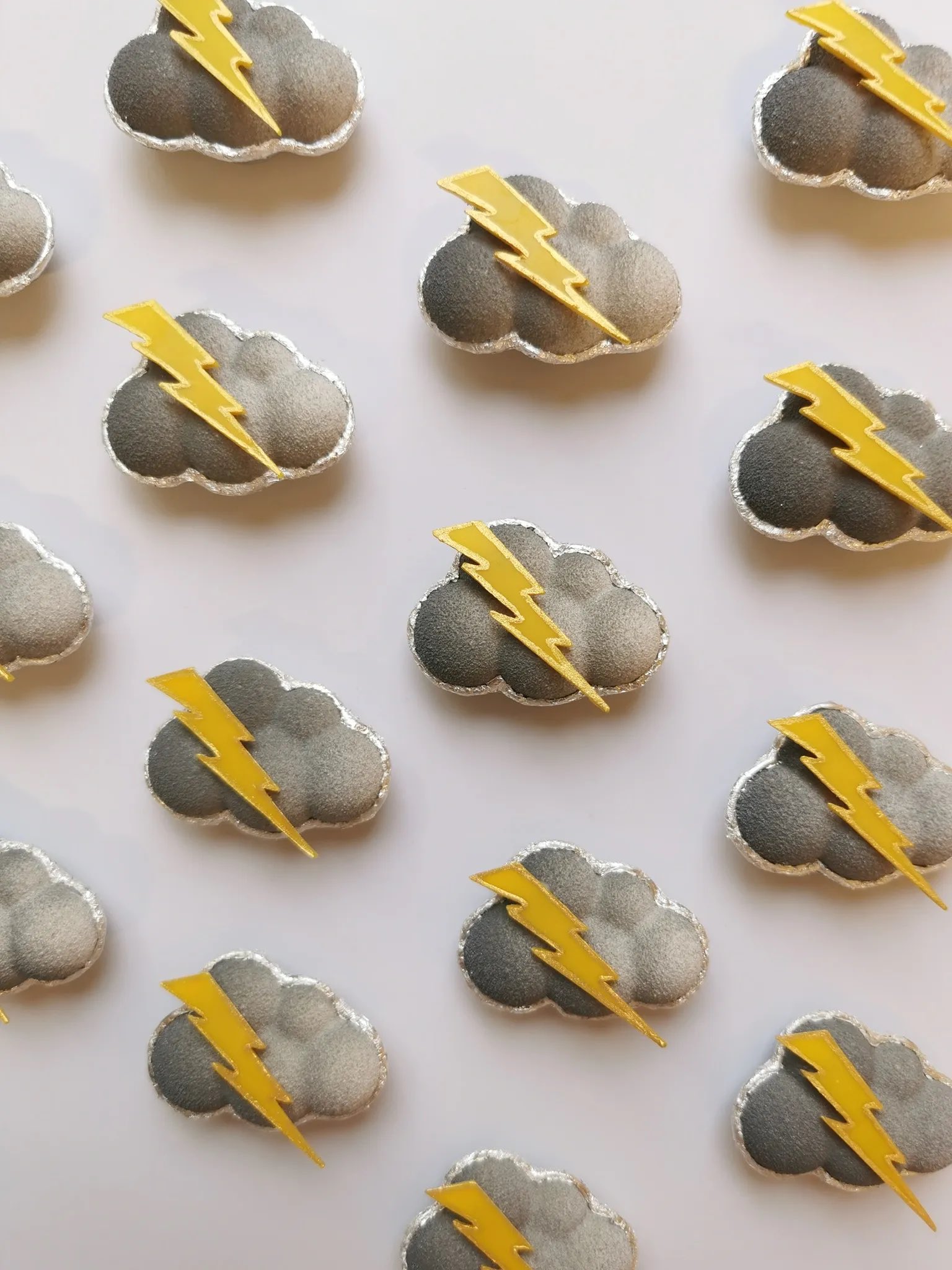 웡카 촬영 때 사용된 실제 초콜릿들을 만든 쇼콜라티에분이 올려주신 웡카 초콜릿 사진들.twt | 인스티즈