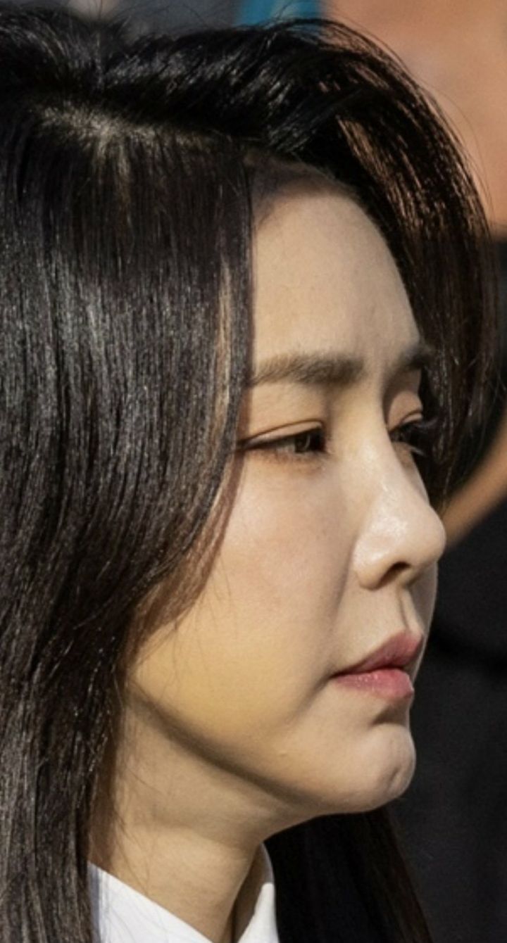 김건희 헤어 라인 | 인스티즈