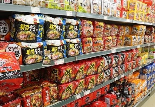 마트 라면코너에서 일어나는 빈번한 사고 | 인스티즈