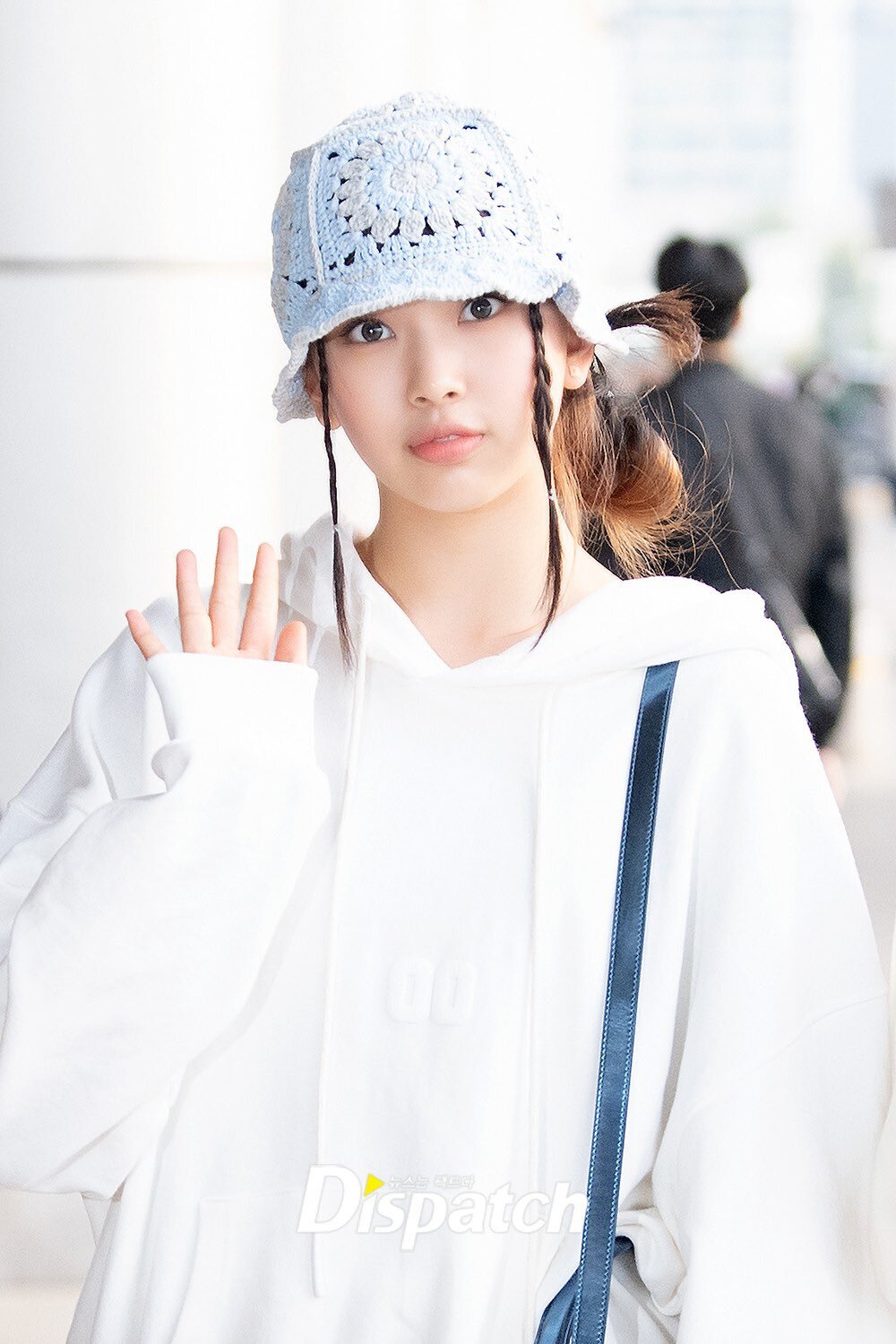 오늘 아침 출국하는 뉴진스 | 인스티즈