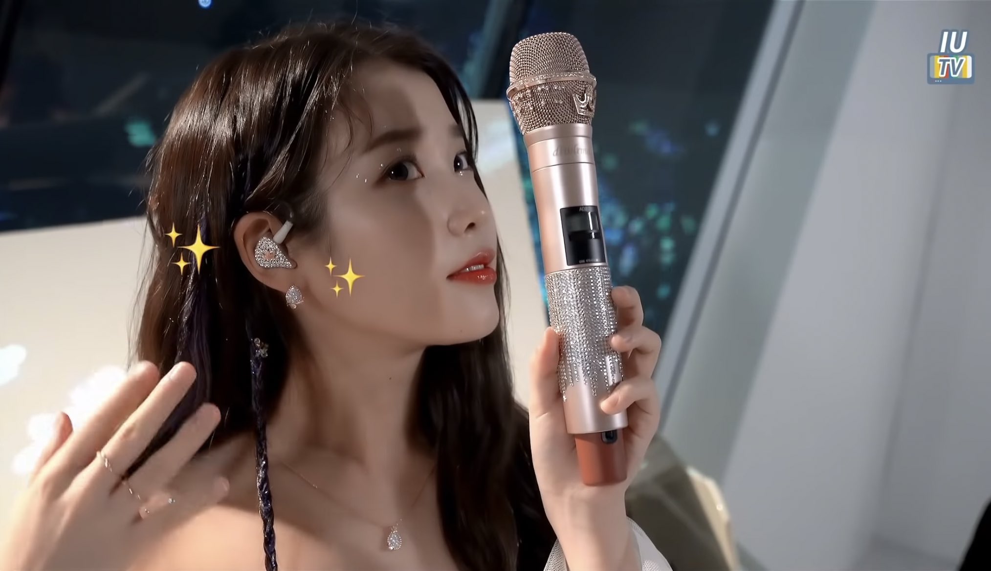 아이유의 마이크 사랑 | 인스티즈