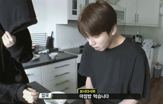 방탄으로 보는 음식 나눠먹기 레벨(방석이들은 어디까지 가능🤔❓️) | 인스티즈