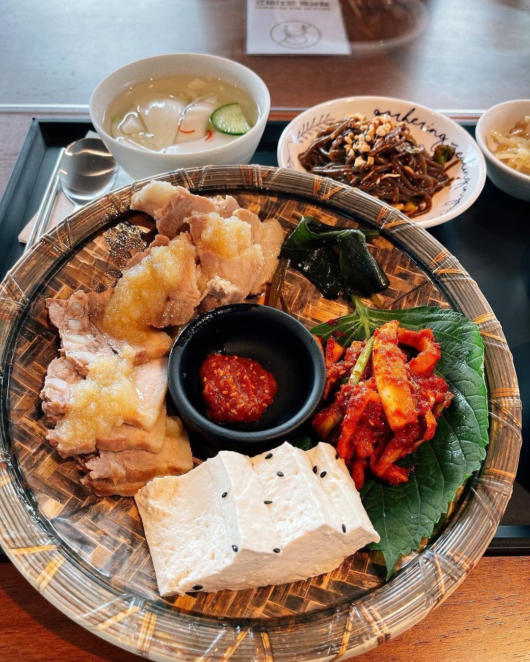 엔터 대형 3사(YG,JYP,하이브) 구내 식당중 가장 본인 취향인 곳은?? | 인스티즈