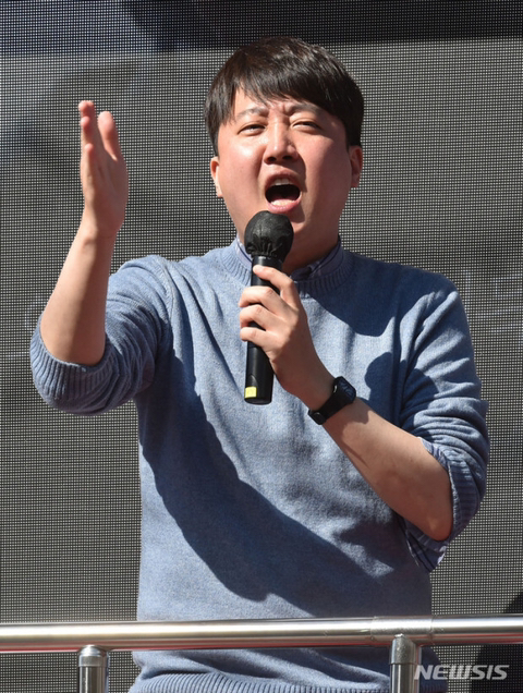 이재명 지지자 vs 윤석열 지지자 | 인스티즈