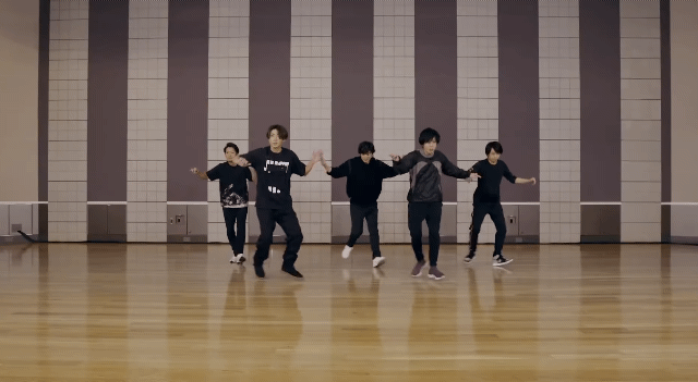 K-POP을 능가하겠다는 일본 장수 아이돌 아라시 춤과 한국 장수 아이돌 춤.gif | 인스티즈