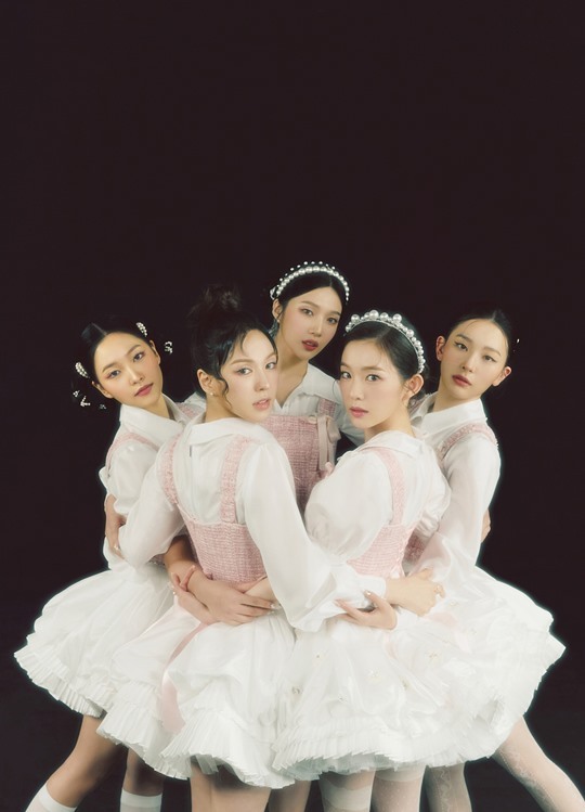 비전공자인 한 방석이의 개쩌는 아이돌 포스터 디자인과 원본을 비교해보았다 (엔시티 더보이즈 에스파 투바투 등등...) | 인스티즈