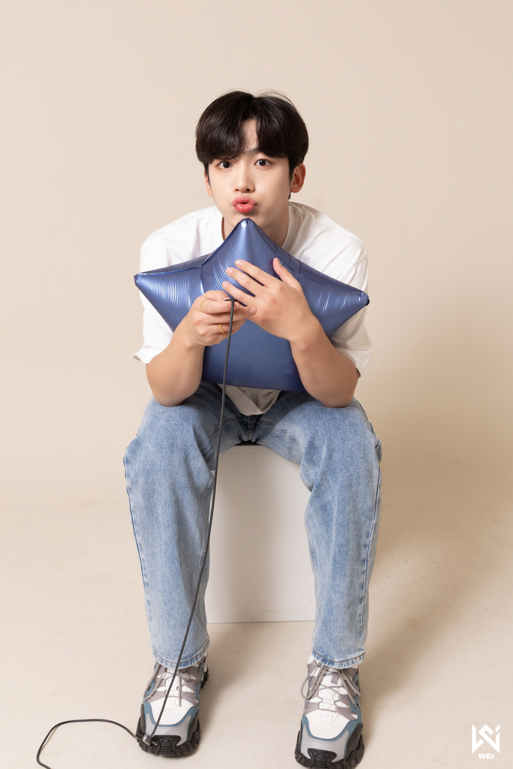 아들 생일카페에 선물과 함께 편지 남기고 간 김요한 어머니 | 인스티즈