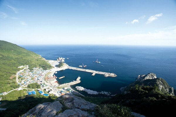 6.25 전쟁 일어난 것도 몰랐다는 섬.jpg | 인스티즈