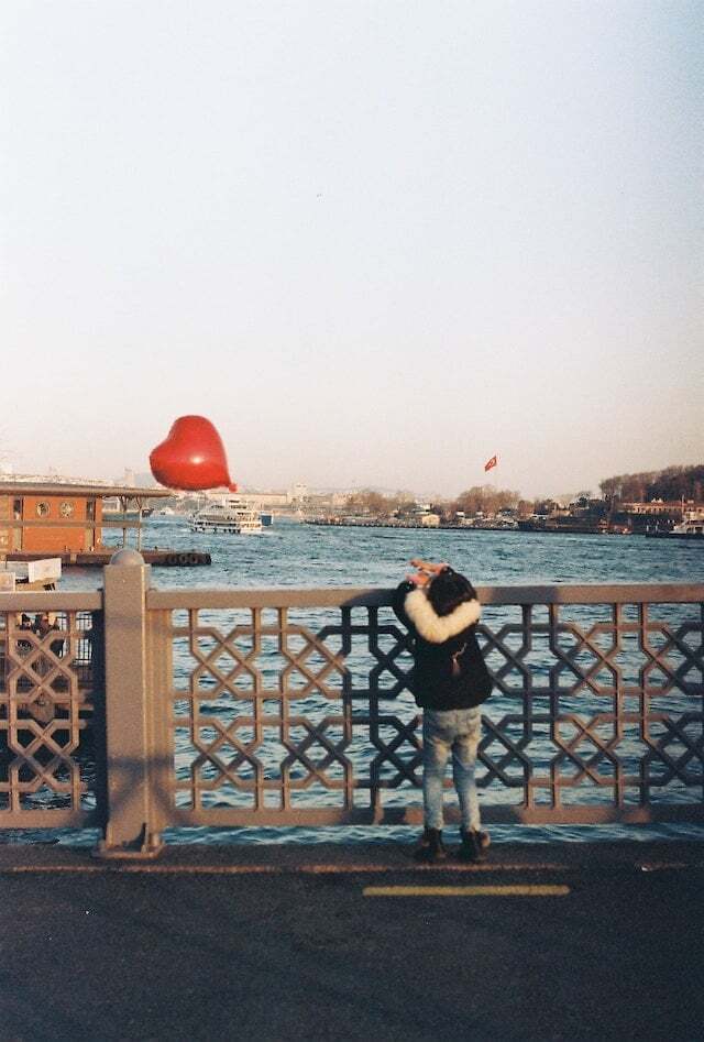 너는 얼마나 사랑이 많은 사람이기에 세상이 가만두지 않을까 | 인스티즈