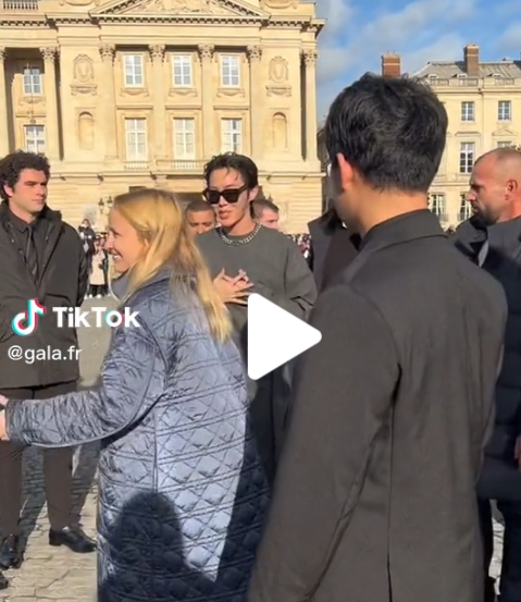 디올쇼에서 하이브 의전이 방탄한테 벌인 대참사 (루이비통 계열사들(LVMH) 디올 안내자, 포토그래퍼, 아르노 ceo 쌩까기) | 인스티즈